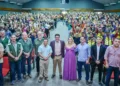 Governo do Acre entrega carteiras do Programa CNH Social e capacetes aos mototaxistas de Rio Branco