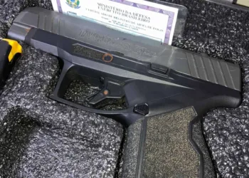 Homem efetua dez disparos contra a residência da ex-mulher, no interior do Acre