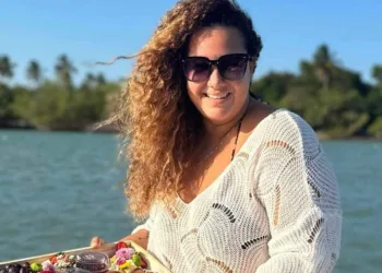 Ohana Aiache em Pipa, no Rio Grande do Norte, onde mora atualmente trabalhando com o melhor do artesanato potiguar