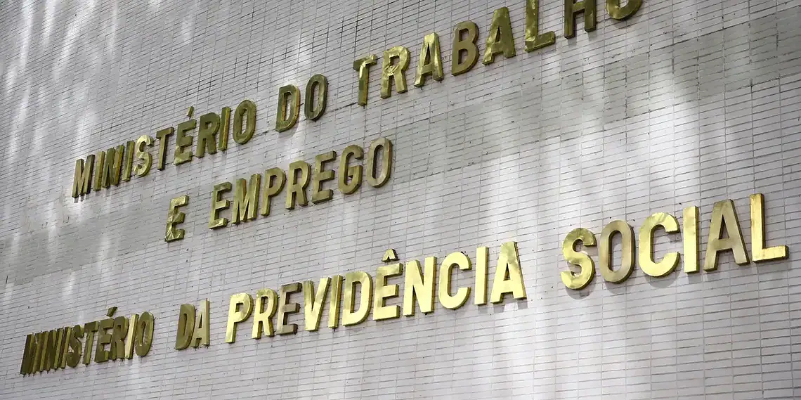 Governo propõe a servidores aumento em auxílios, sem reajuste salarial