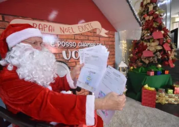 Papai Noel dos Correios amplia prazo para adoção de cartinhas de Natal