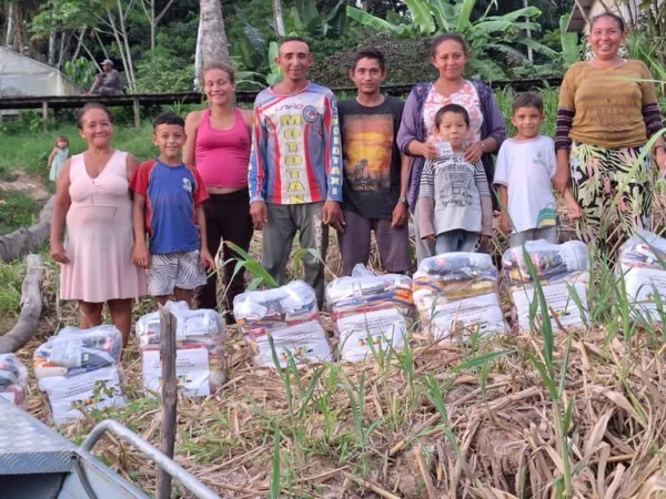 Famílias afetadas pela seca no Acre recebem alimentos do governo federal