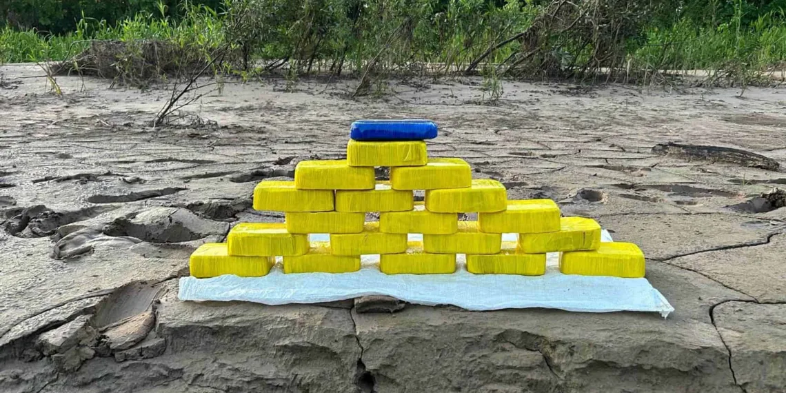 Polícia apreende quase 20 quilos de cocaína em Porto Walter; droga vinha do Peru