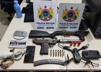 PM apreende armas de fogo e evita confronto entre criminosos no bairro Taquari