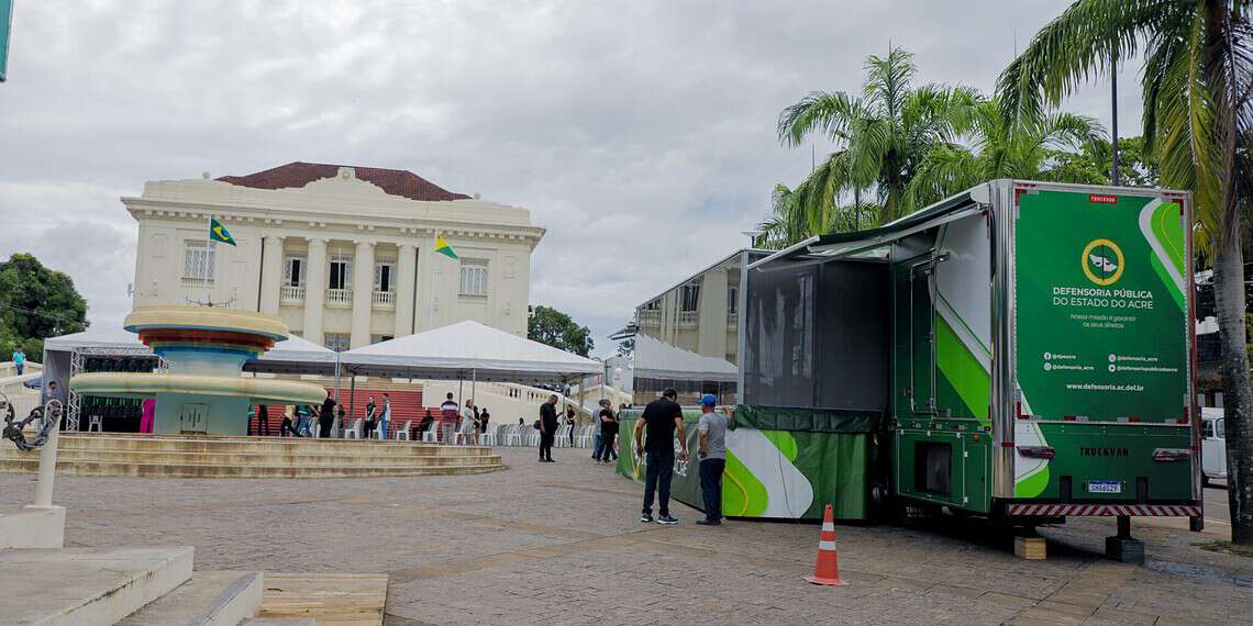 Unidade móvel recém-inaugurada ficará em frente ao Palácio Rio Branco até quinta-feira. Foto: Neto Lucena/Secom