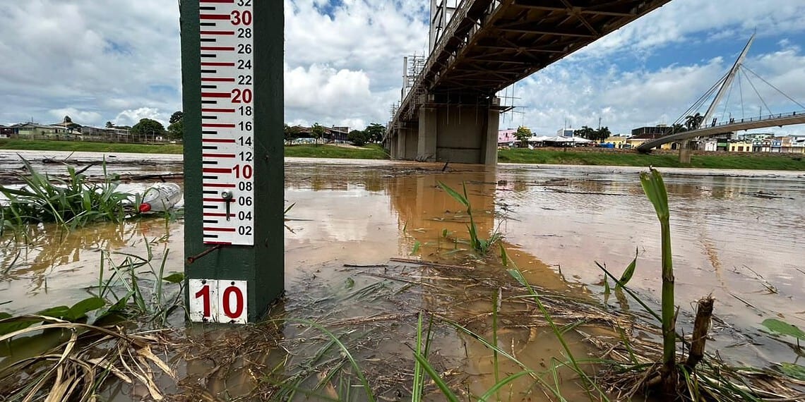 O manancial registrou 11,22 metros na manhã desta segunda-feira, 8 (Foto: arquivo Defesa Civil de Rio Branco)