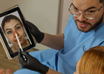De estagiário a dono de franquia: jovem acreano é referência em estética na capital
