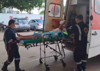 Motoboy sai para fazer entrega e é atacado com espeto de churrasco