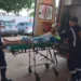 Motoboy sai para fazer entrega e é atacado com espeto de churrasco