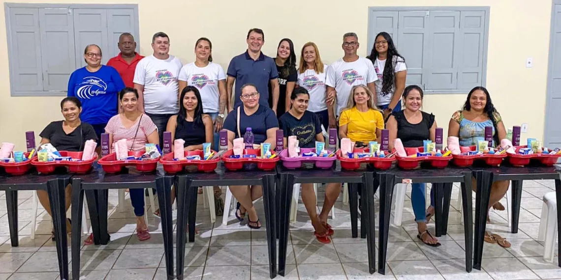 Roberto Duarte participa do lançamento do curso 'Mãos de Princesa' no bairro Eldorado