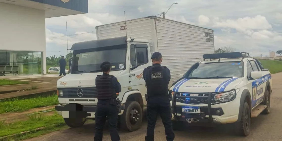 PM apreende arma de fogo e recupera veículos roubados no Segundo Distrito de Rio Branco