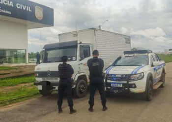 PM apreende arma de fogo e recupera veículos roubados no Segundo Distrito de Rio Branco