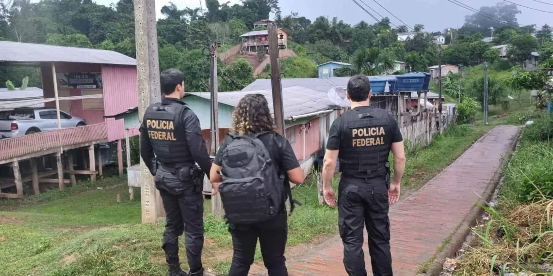 PF cumpre mandados de busca e apreensão em operação que investiga esquema de fraude em licitação no Acre