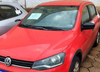 Carro disponibilizado no leilão da Receita Federal por R$ 15 mil. — Foto: Divulgação/Receita Federal
