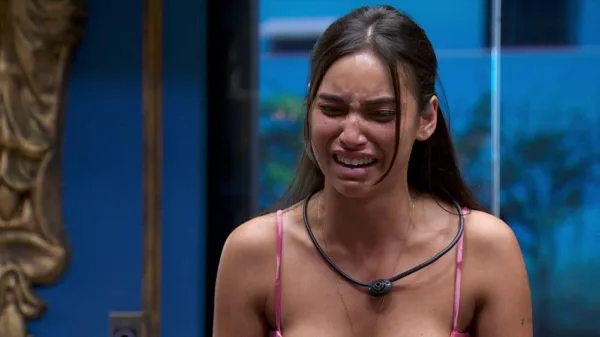 Vanessa Lopes chora no BBB 24 e diz: 'Tenho medo da cultura do cancelamento'