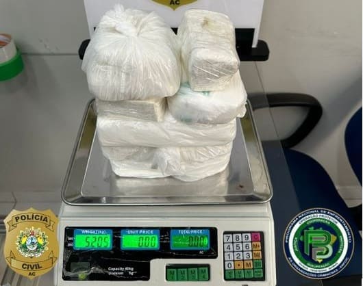 No Acre, traficante foge da polícia e larga mochila com mais de R$ 100 mil em drogas