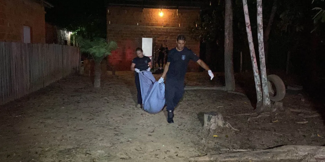 Jovem é assassinado com tiros a queima-roupa na frente da esposa e da enteada de 1 ano