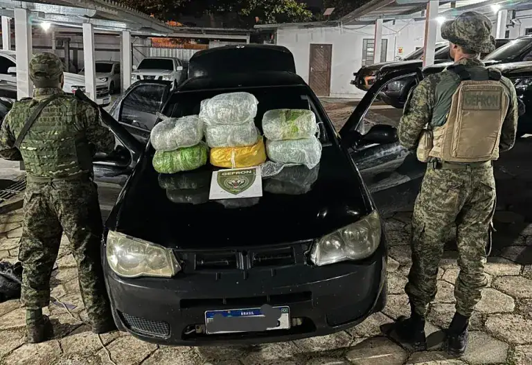Dupla é presa transportando quase 14 quilos de ‘skunk’ na BR-364