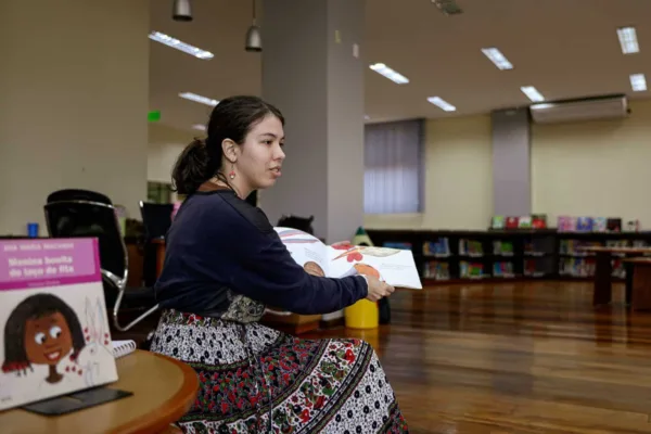 Porto Acre aposta em cantinhos e projetos para despertar o prazer da leitura nas escolas