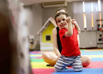Bran, de dois anos, gosta de participar das atividades no Espaço Criança. Foto: José Caminha/Secom
