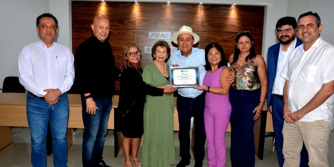 Prefeito de Rio Branco recebe homenagem de costureiras pelo apoio dado ao setor
