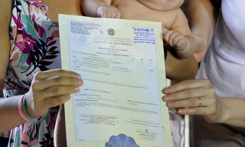 Quase 12% das crianças registradas em 2023 no Acre não têm o nome do pai na certidão
