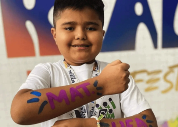 Menino de 11 anos é aprovado em Universidade e Justiça assegura sua vaga