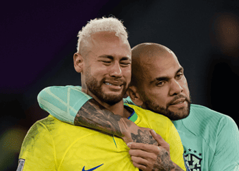 Caso Daniel Alves: como Neymar ajudou a reduzir a pena do jogador em condenação por estupro?
© Getty Images