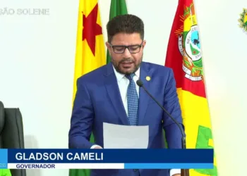 Gladson confirma realização de maior concurso efetivo da Educação em 2024; confira