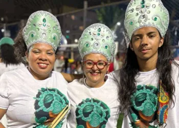 Integrantes do Maracatu Pé Rachado fazem intercâmbio cultural com Maracatu Ventos de Ouro da Bahia