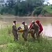 Vídeo mostra chegada dos corpos de adolescentes vítimas de raio em Feijó