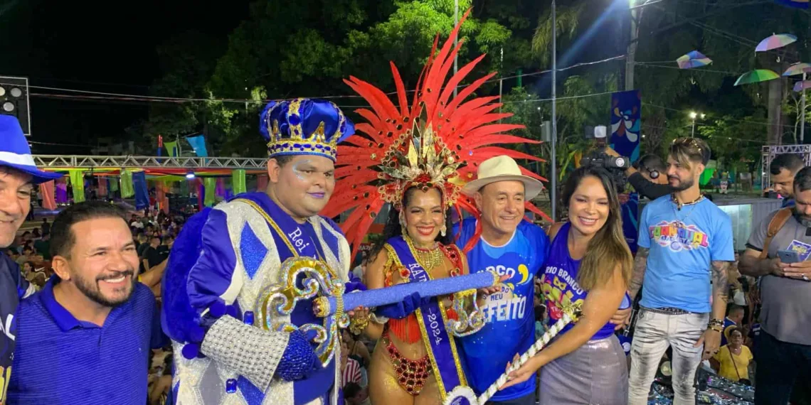 Karol Bombom e Junior de Mônaco vencem o concurso da realeza do Carnaval