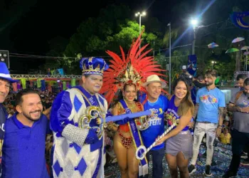 Karol Bombom e Junior de Mônaco vencem o concurso da realeza do Carnaval