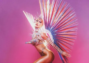 Rainha da folia: relembre looks icônicos de Sabrina Sato no Carnaval