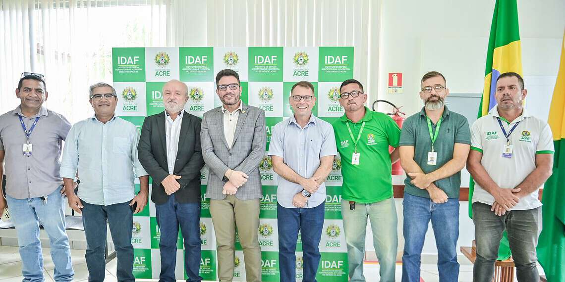 Equipe do Idaf apresentou resultados para o governador. Foto: Diego Gurgel/Secom