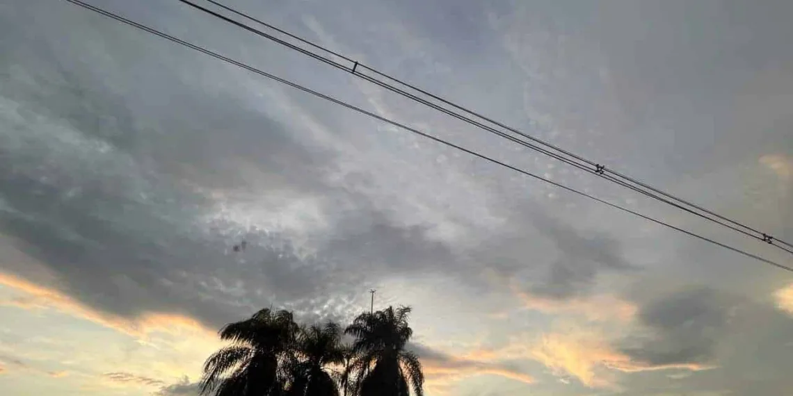 Quinta-feira com previsão de céu nublado a encoberto, com pancadas de chuva e trovoadas no Acre