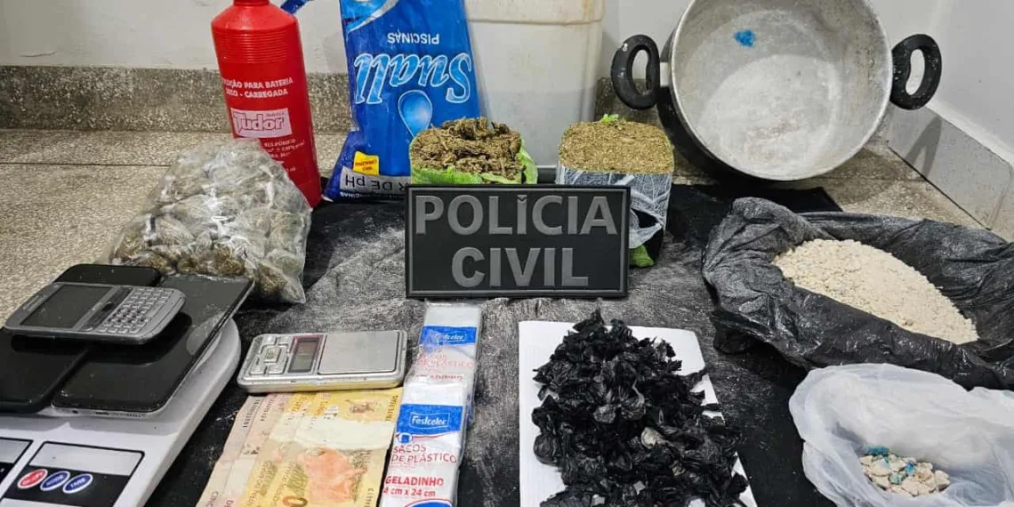 Polícia prende dupla de traficantes em flagrante e apreende menor de idade no interior do Acre