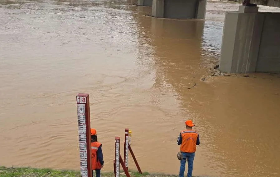 Rio Acre ultrapassa a cota de alerta e deve atingir a cota de transbordamento nas próximas horas