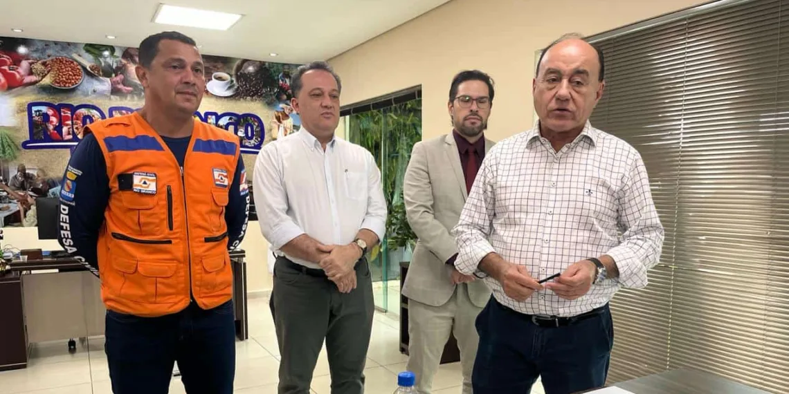 Bocalom libera R$ 2 milhões para atendimento a famílias atingidas pela enchente do Rio Acre