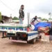 Com vazante do Rio Acre em Assis Brasil, moradores atingidos começam a voltar para casas