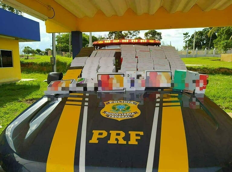 PRF apreende 130 celulares e dezenas de outras mercadorias ilegais no Acre