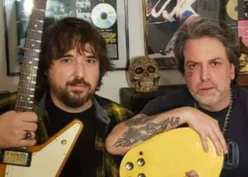 Marcão Britto e Thiago Castanho, que fundaram o Charlie Brown Jr. com o vocalista Chorão Imagem: Reprodução/Instagram