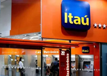 Itaú abre mais de 20 mil vagas para programa de capacitação gratuita para mulheres