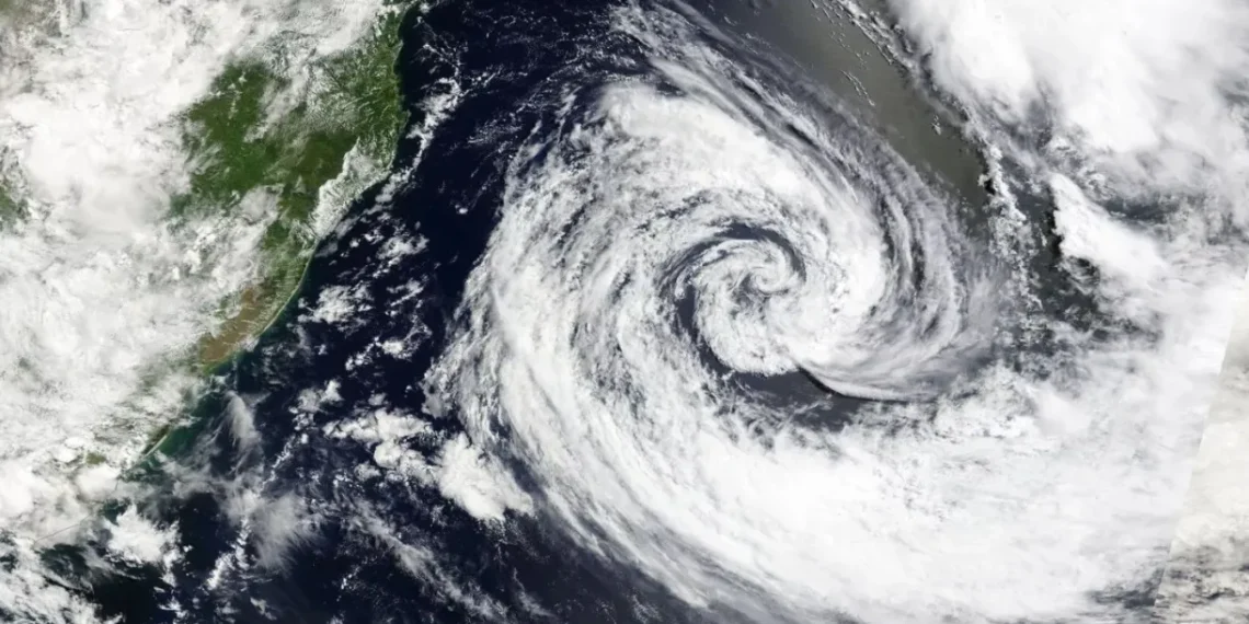 Imagens de satélie mostram o ciclone Akará, que ruma para o Sul do Brasil
NOAA/Nasa