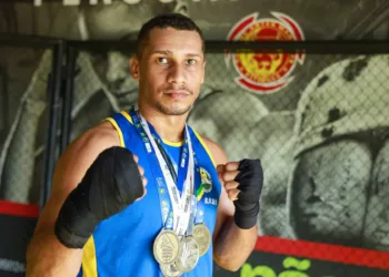 Kennedy foi descoberto em projeto social. Foto: Marcos Vicentti/Secom