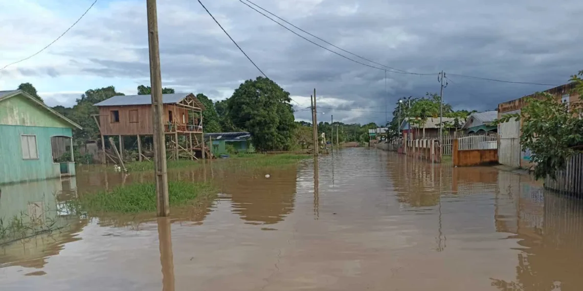 Mais de 600 pessoas tiveram que deixar suas casas após nova enchente no Jordão