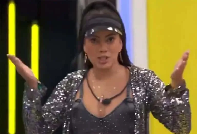 BBB | Fernanda dá patada em Ana Clara durante ação patrocinada
© X/Big Brother Brasil