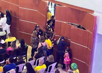 Lotação máxima: bolsonaristas ficam do lado de fora durante evento PL Mulher com Michelle Bolsonaro