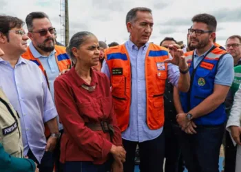 'União dos esforços', diz ministro Waldez Góes ao chegar ao Acre para visitar locais atingidos por enchente