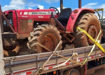 Polícia Civil recupera trator e motocicleta roubados em operação conjunta com a Bolívia